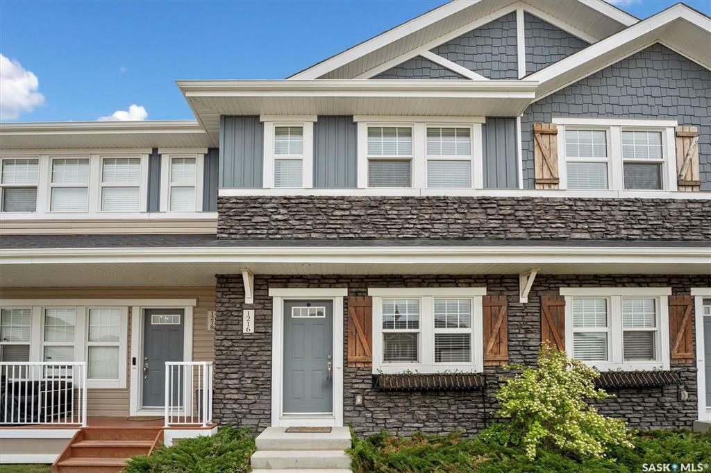 Property Photo: 1216 Pringle Way SK S7T 0X5