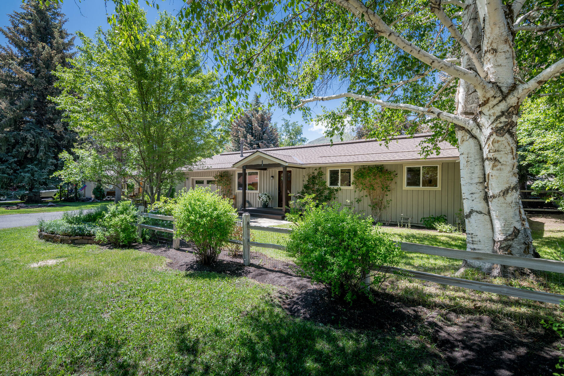 Property Photo: 361 Pocahontas Dr ID 83333