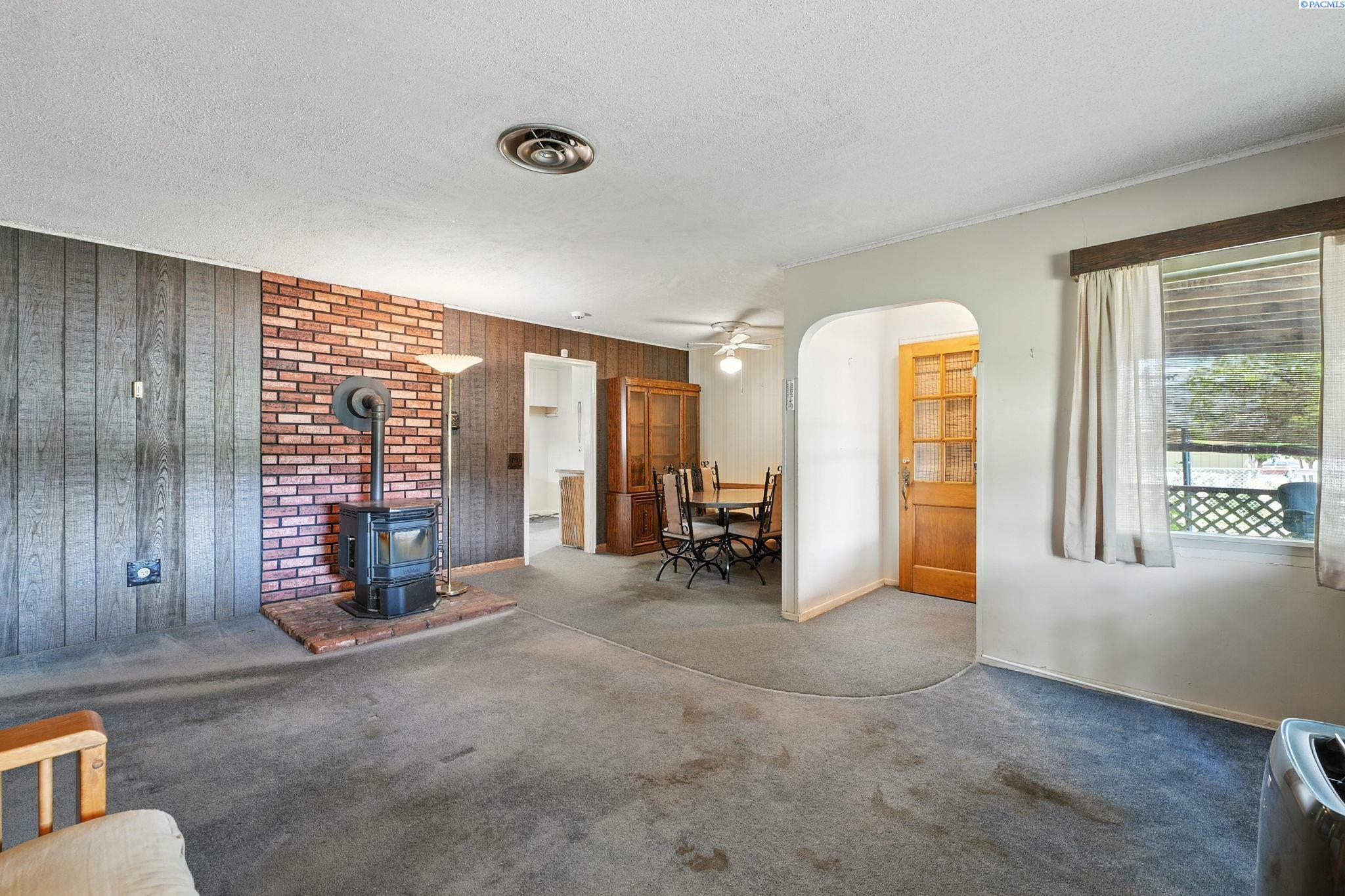 Property Photo: 219 E 6th Ave. WA 99336