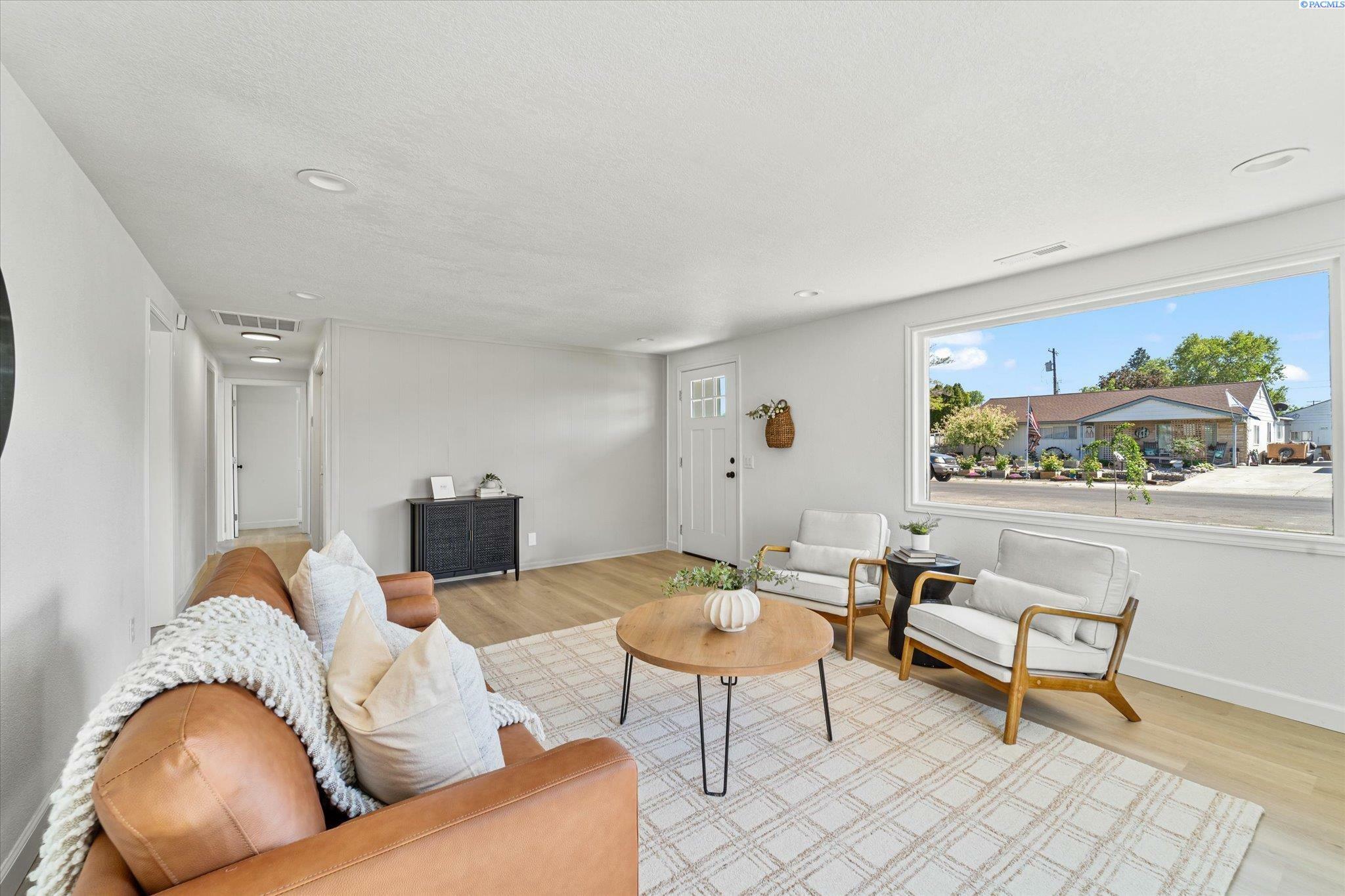 Property Photo: 2008 Tinkle St WA 99352