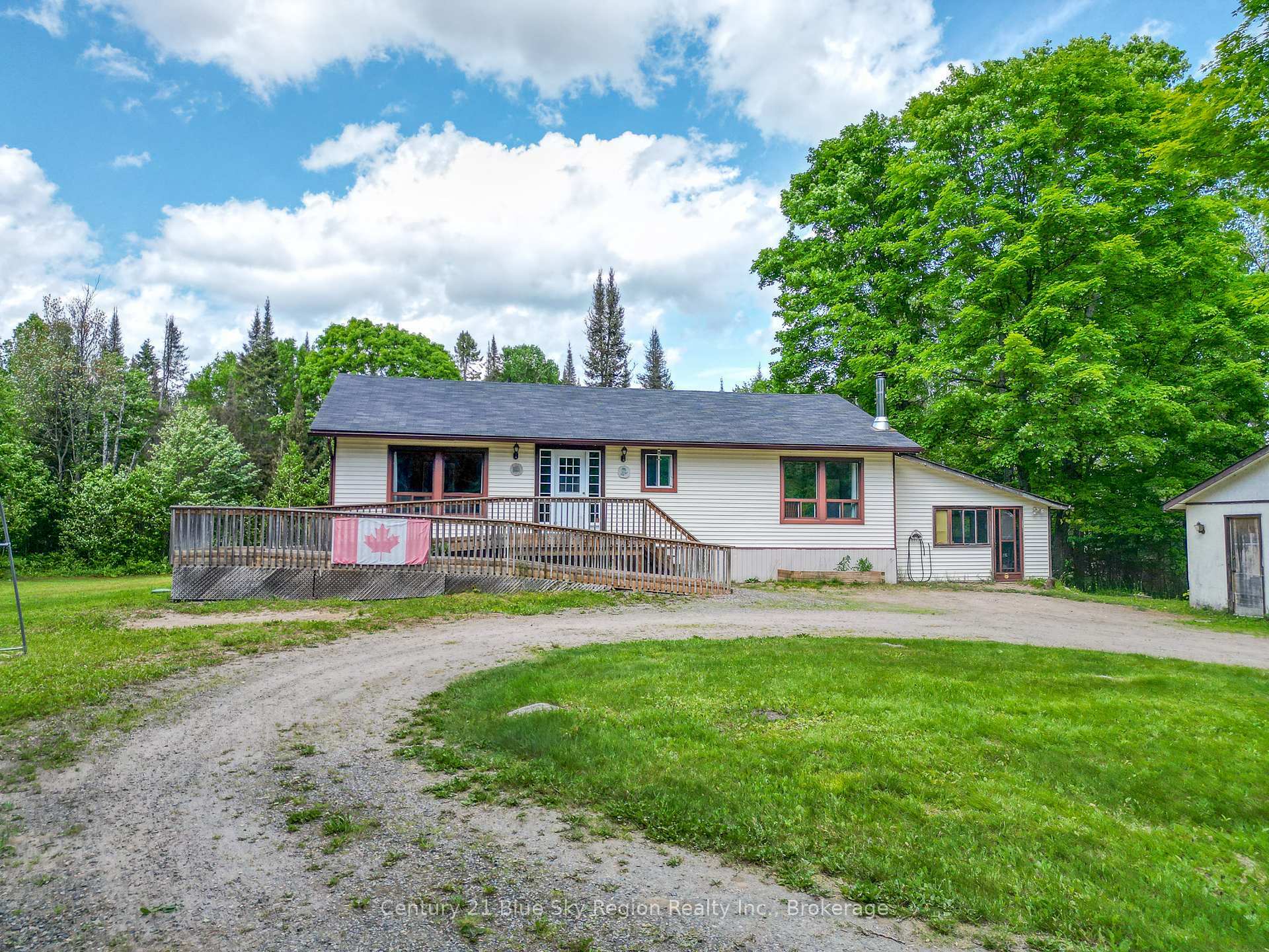 Property Photo: 927 Albert Street N ON P0A 1Z0