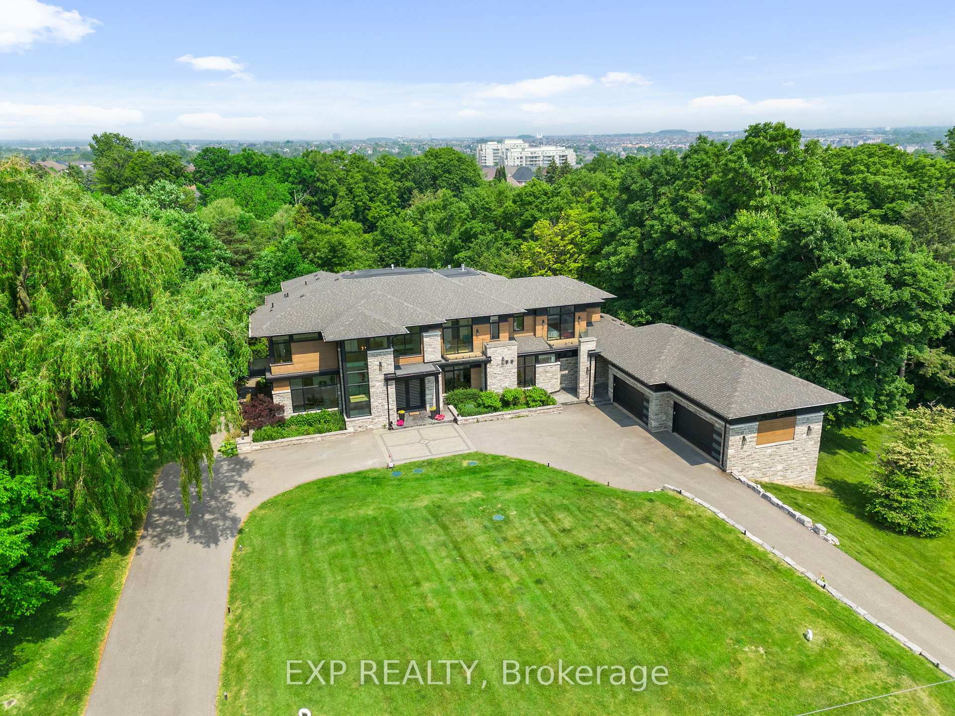 8 Cachet Parkway  Markham ON L6C 1G8 photo