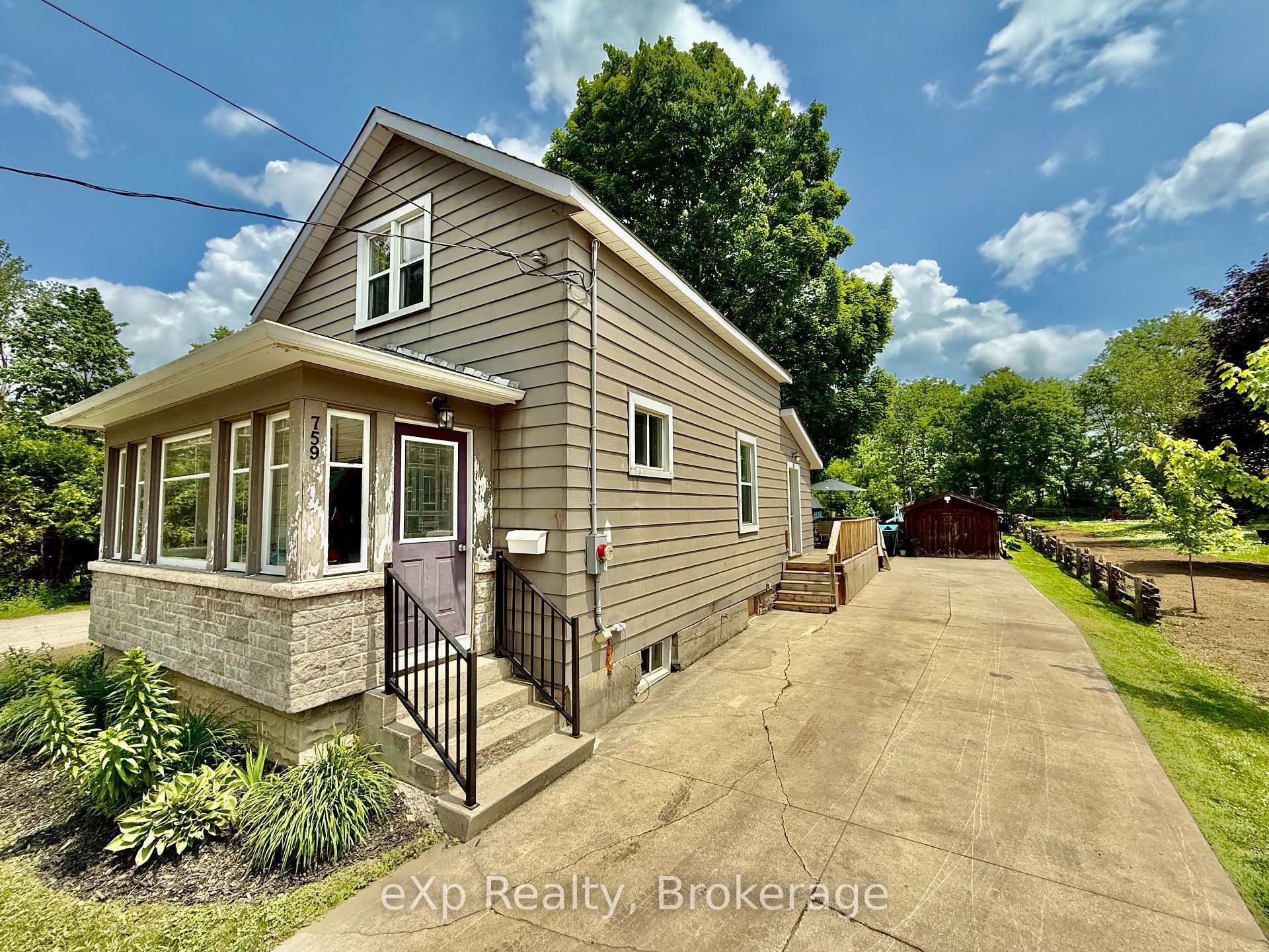 Property Photo: 759 8th A Avenue ON N4N 2L9