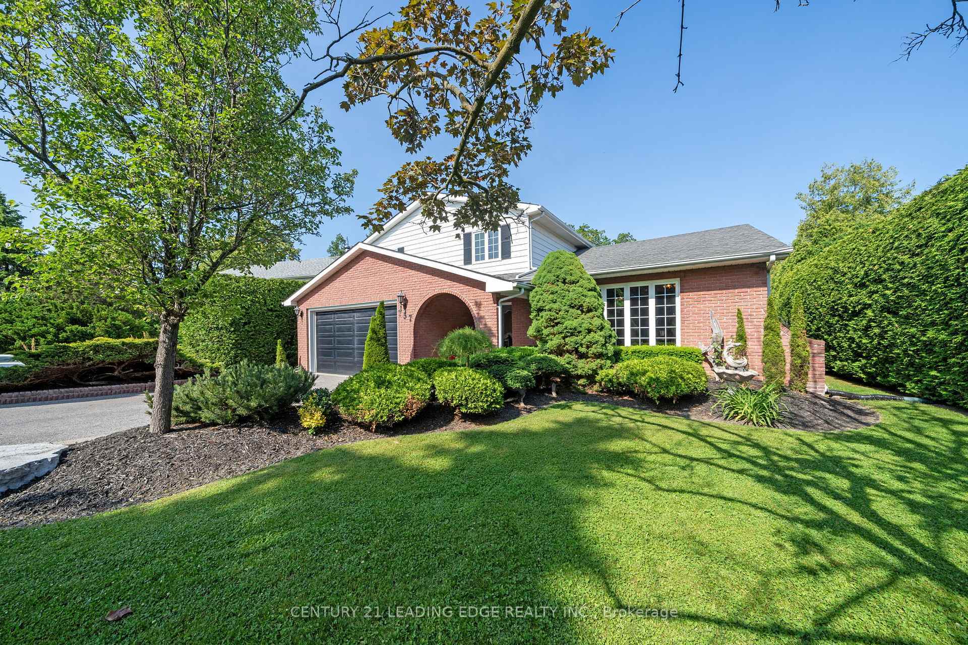 Property Photo: 757 Cochrane Street ON L1N 5J7