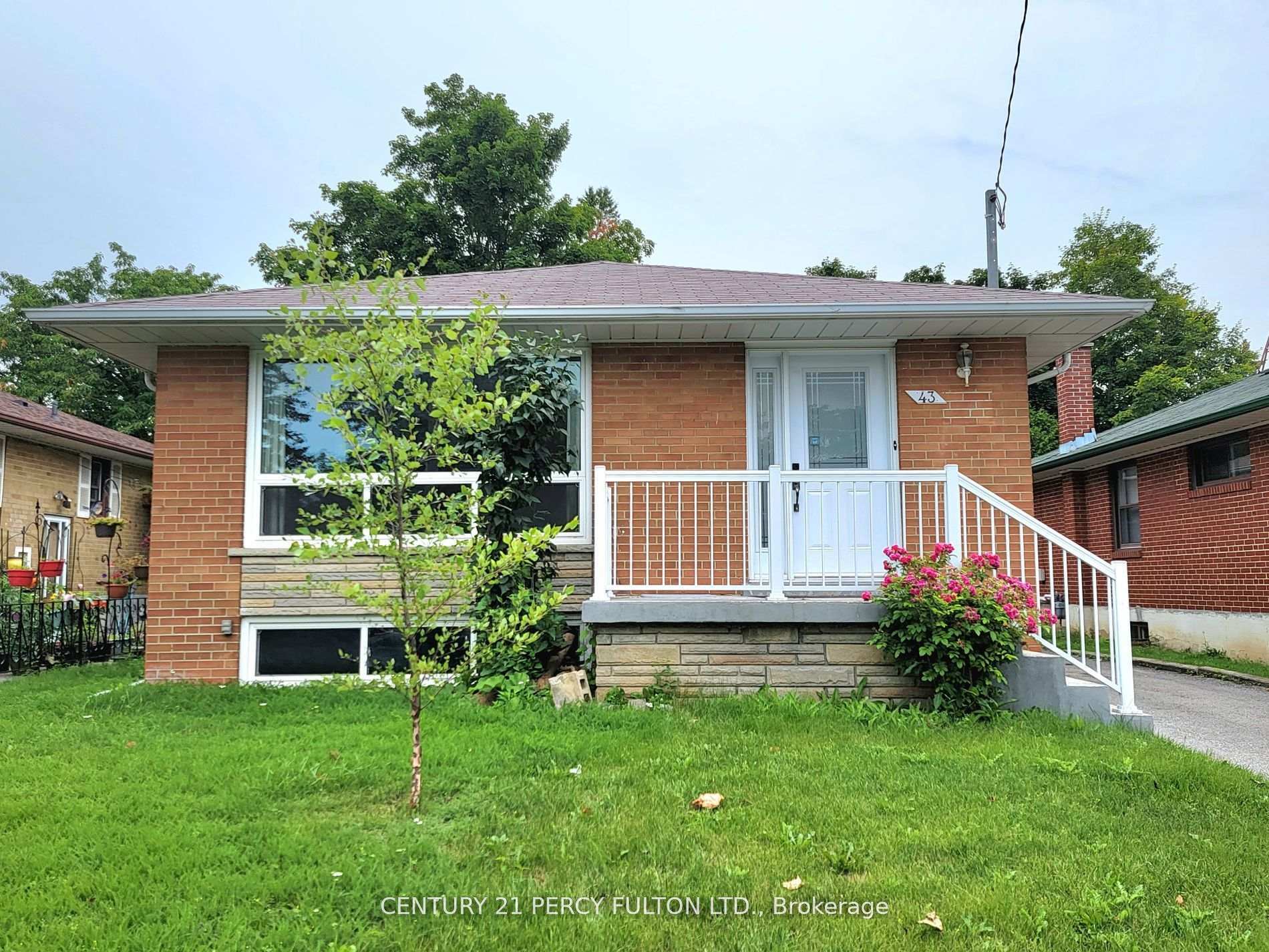 Property Photo: 43 Chopin Avenue ON M1K 2W3