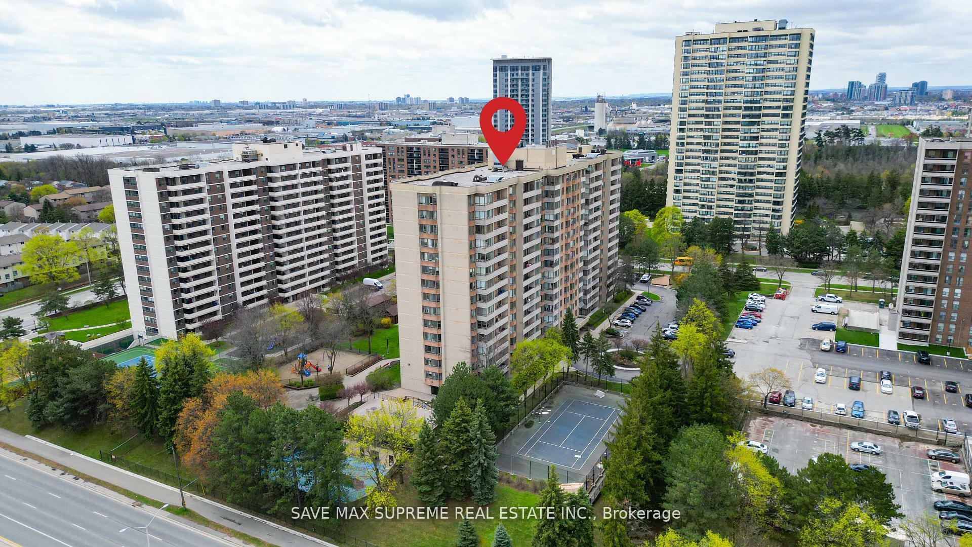 Property Photo: 5 Lisa Street 1507 ON L6T 4T4