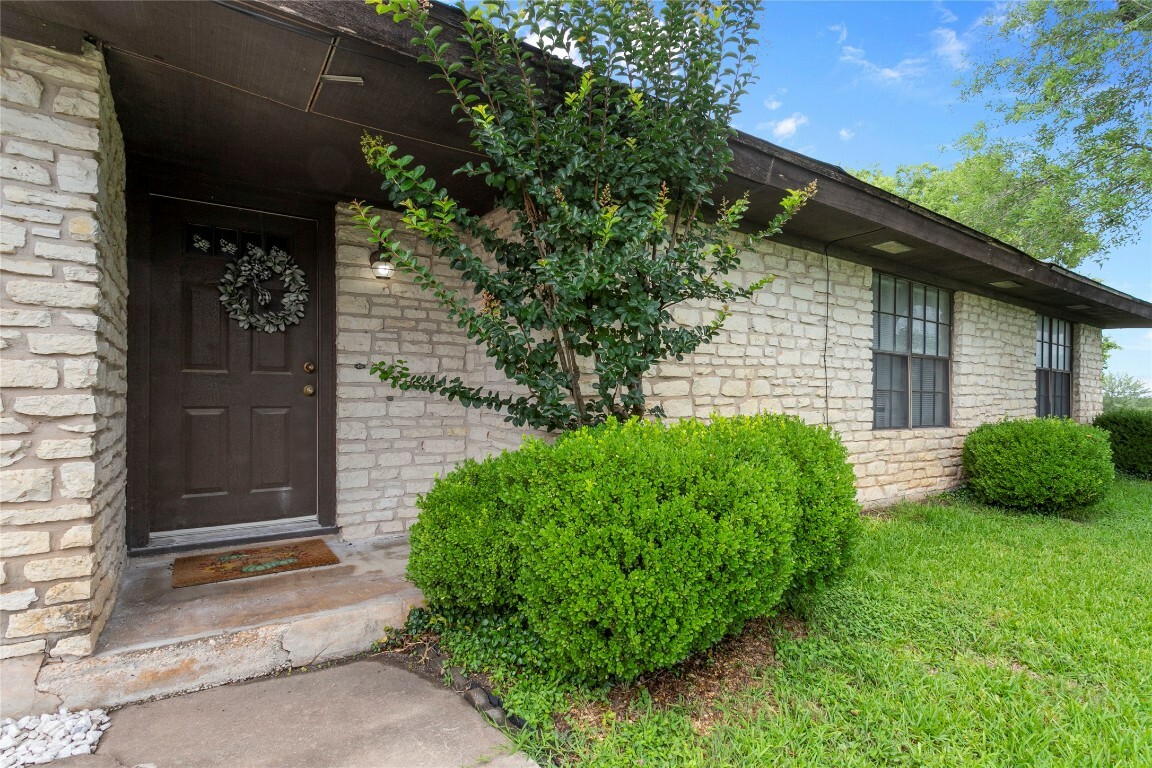 Property Photo: 209 E Rector Street TX 78653