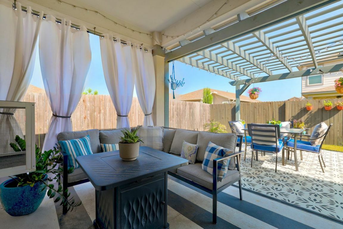 Property Photo: 401 Thunder Valley Trail TX 78626