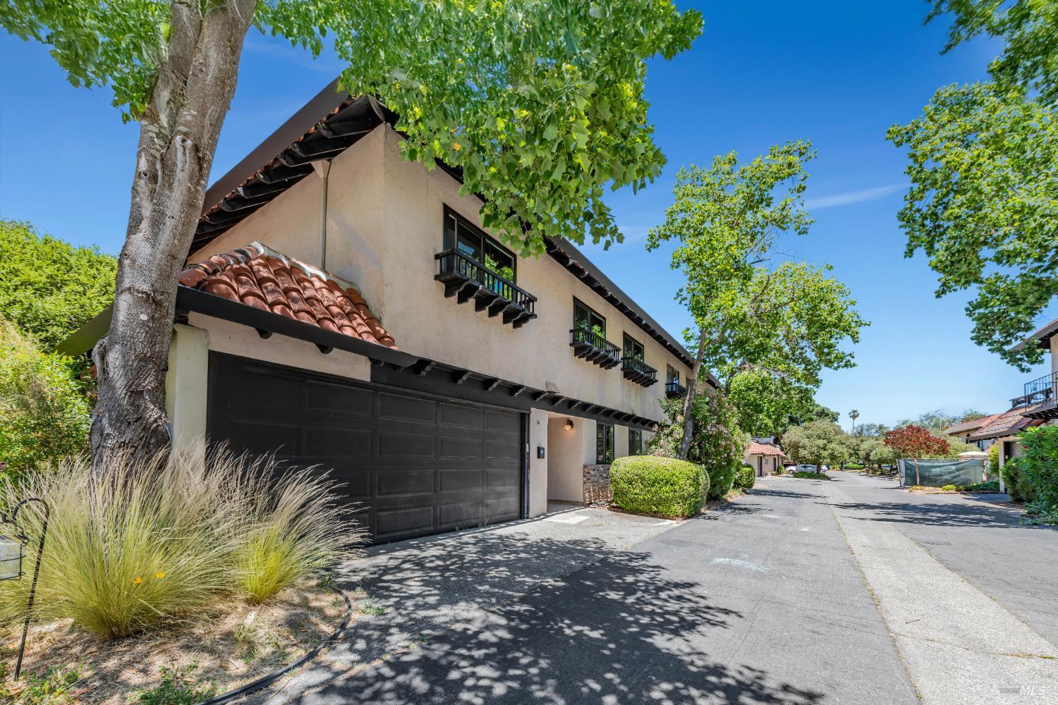 Property Photo:  74 Grande Paseo  CA 94903 