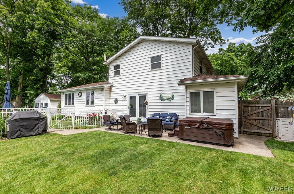 Property Photo: 6929 Sunnydale Drive NY 14304