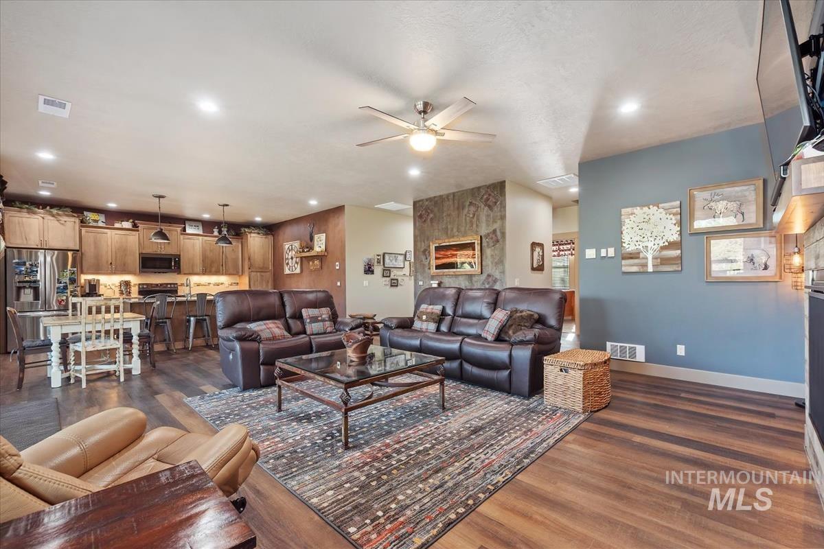 Property Photo: 13822 Shadow Ridge Dr ID 83638