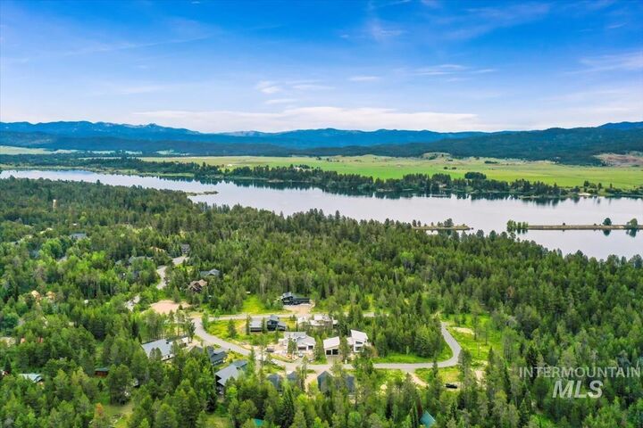 Property Photo:  152 Jacks Loop  ID 83615 