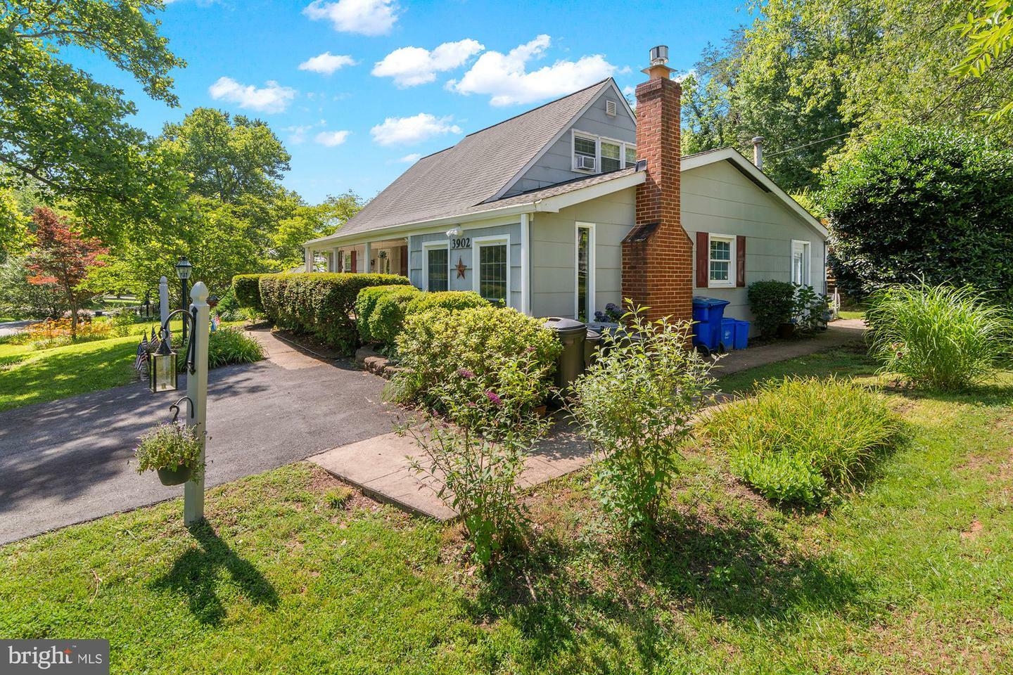Property Photo:  3902 Winchester Lane  MD 20715 