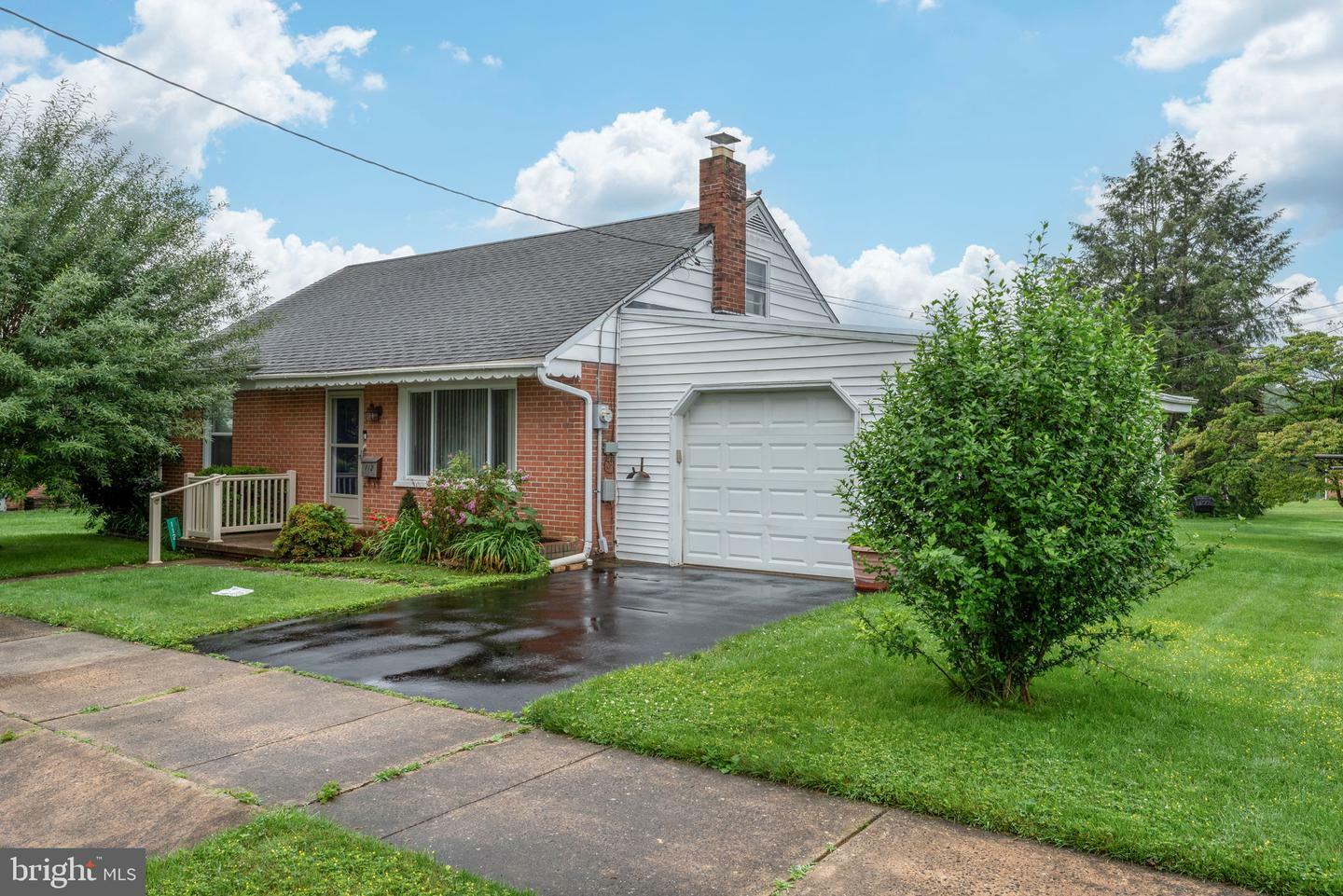 Property Photo: 112 N 7th Street PA 17517