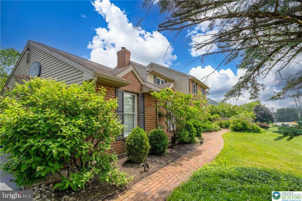 Property Photo: 5622 Snowdrift Road PA 18069