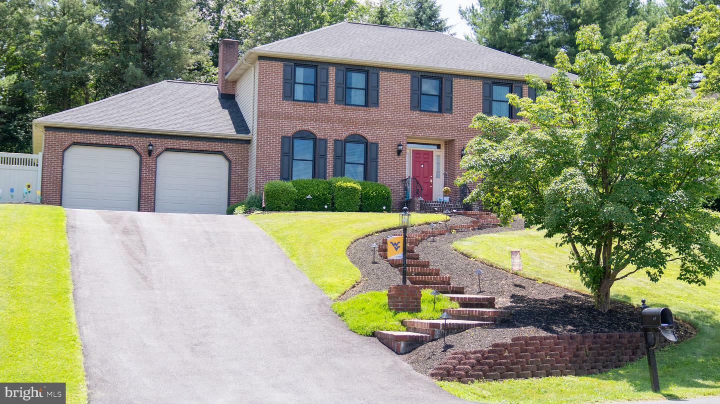 Property Photo: 1042 Country Club Road PA 17011