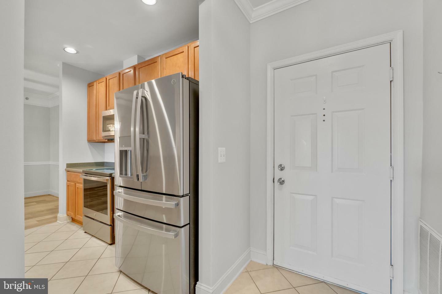 Property Photo:  5801 Clipper Lane 405  MD 21029 
