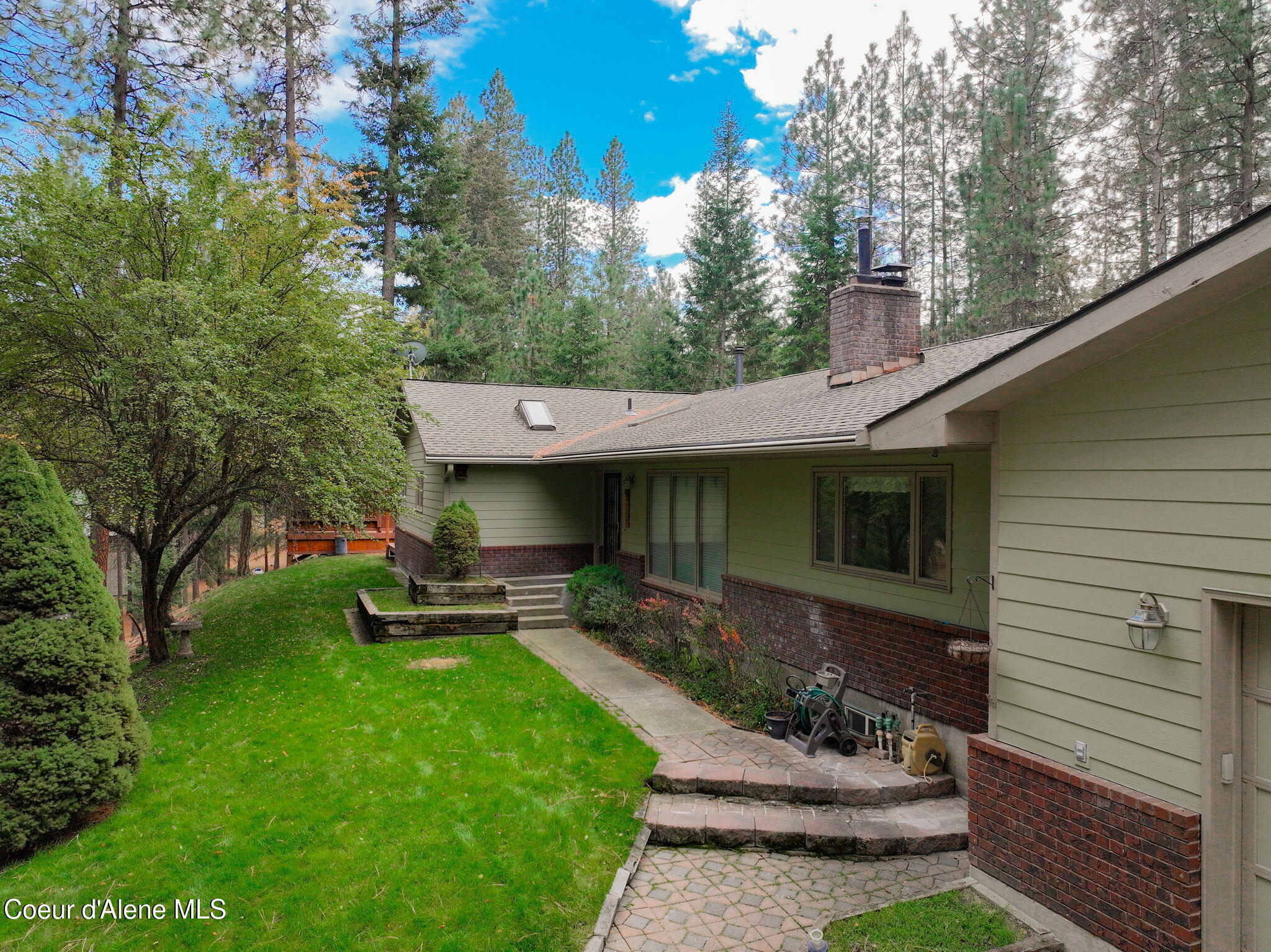 Property Photo: 694 S Signal Point Rd ID 83854