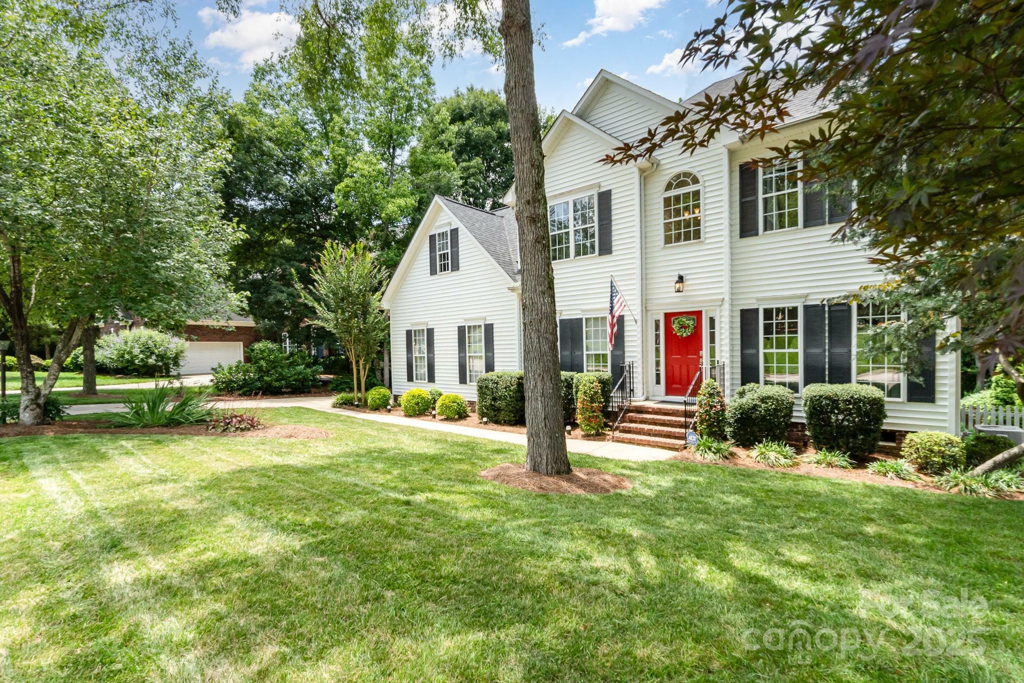 Property Photo: 11624 Crossroads Place NC 28025
