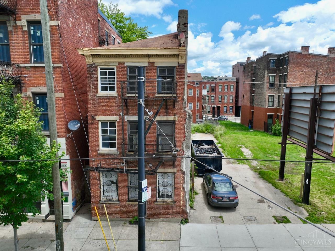 Property Photo: 1604 Elm Street OH 45202