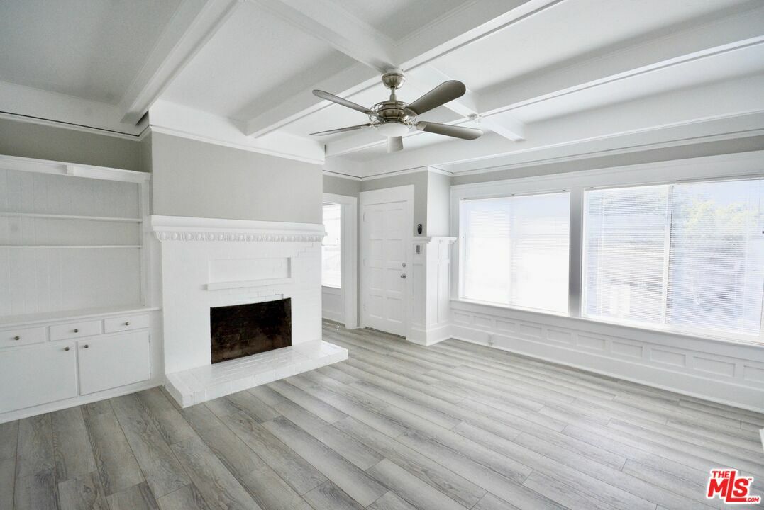 Property Photo: 1366 Riviera Ave CA 90291
