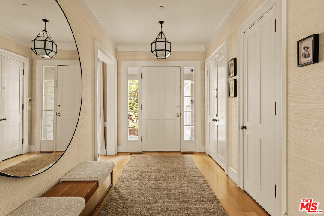 Property Photo: 589 Moreno Ave CA 90049