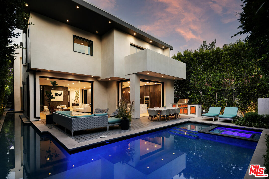 105 S Laurel Ave  Los Angeles CA 90048 photo