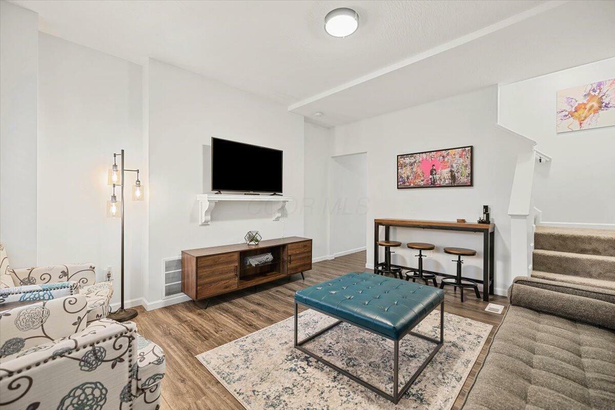 Property Photo: 900-902 Oakwood Avenue OH 43206