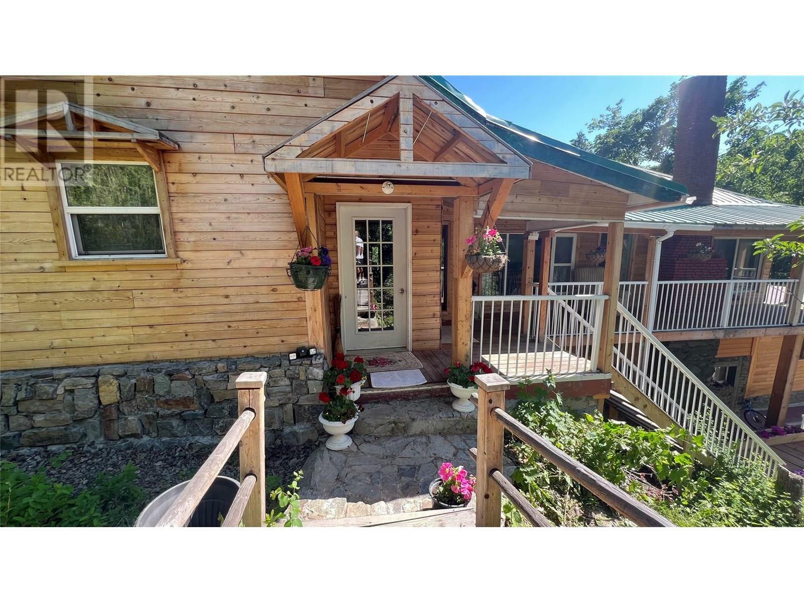 617 Payne Street  Creston BC V0B 1G6 photo
