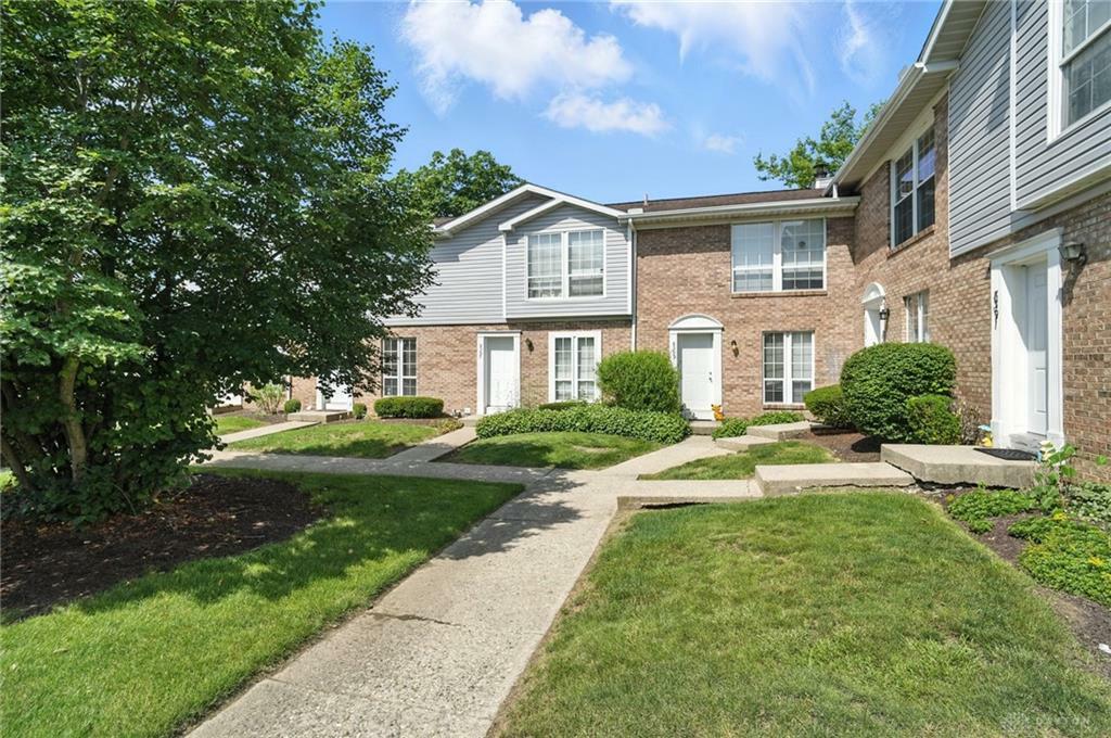 Property Photo: 8393 Abbeywood Court OH 45458