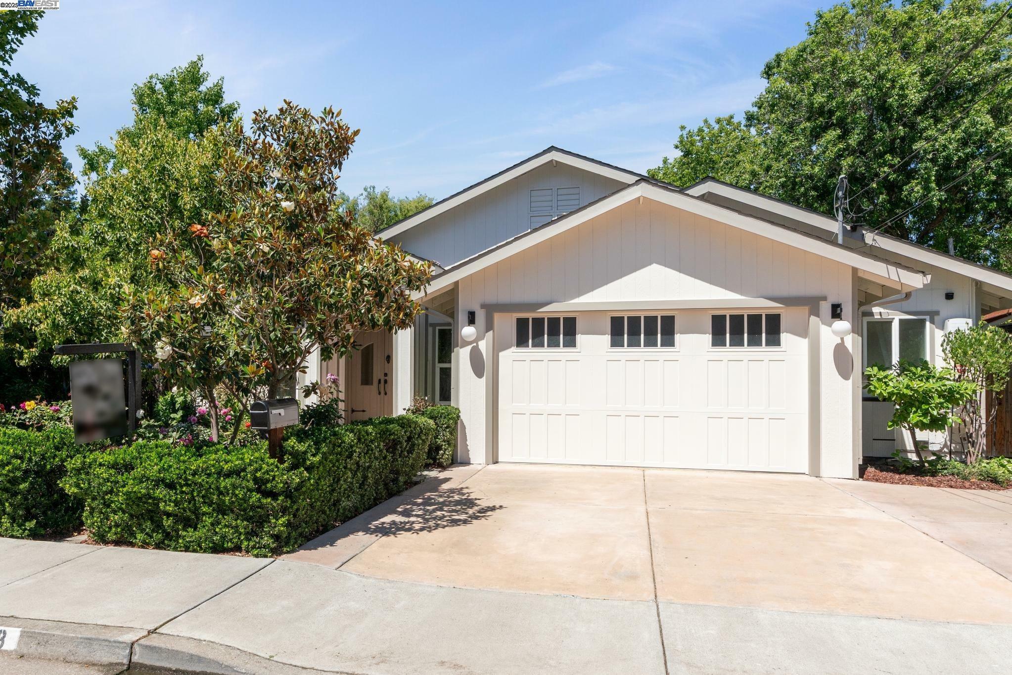 Property Photo: 2643 Buena Vista Ave CA 94597