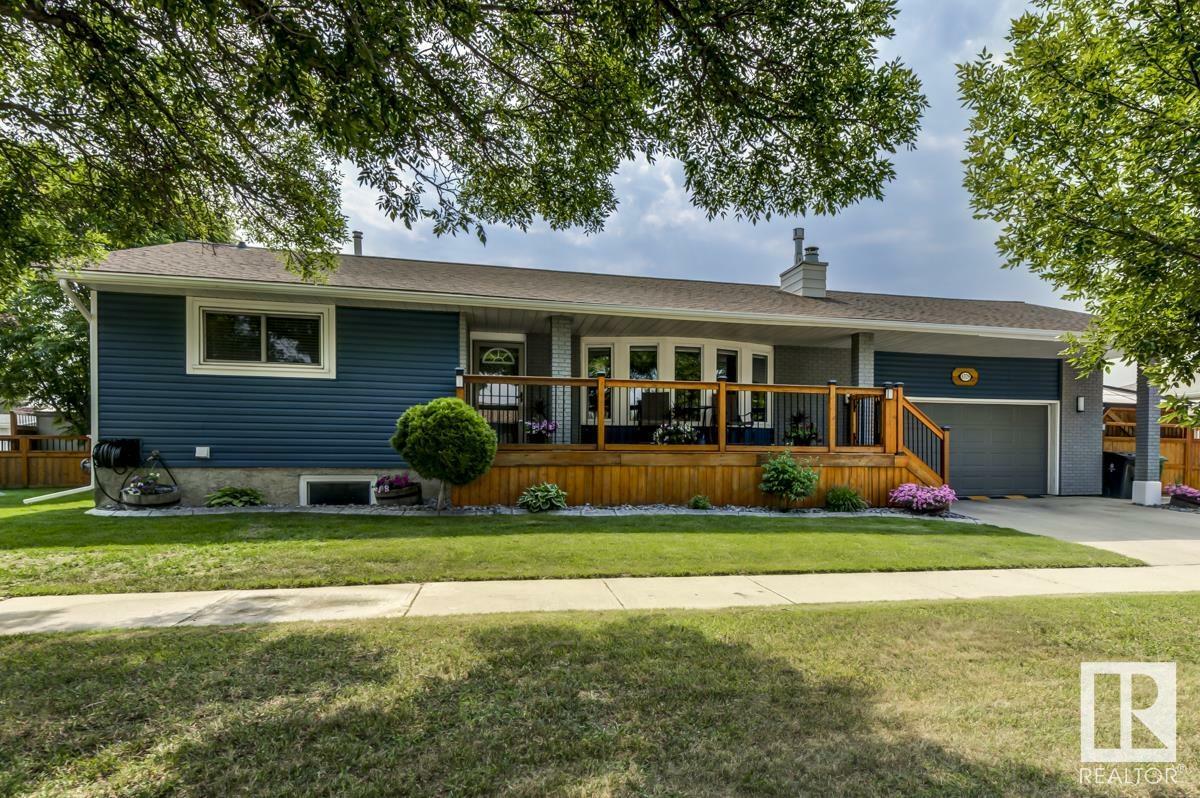 Photo de la propriété: 8329 99 Avenue AB T8L 3E4