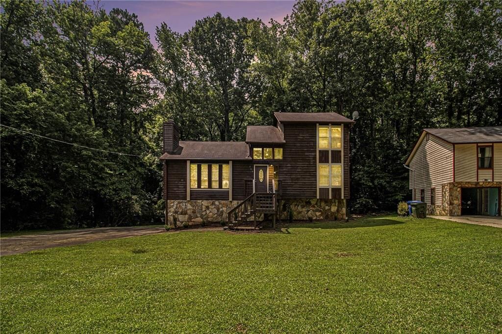 Property Photo:  300 Twin Tendrils SW  GA 30331 