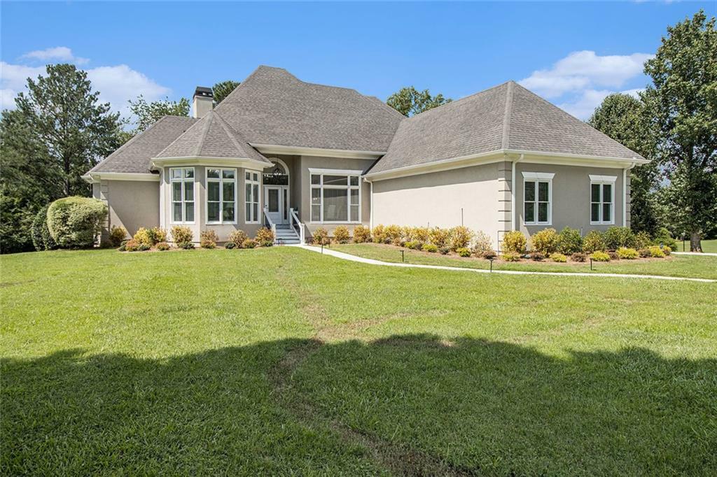 Property Photo: 5690 Rutland Trace GA 30058