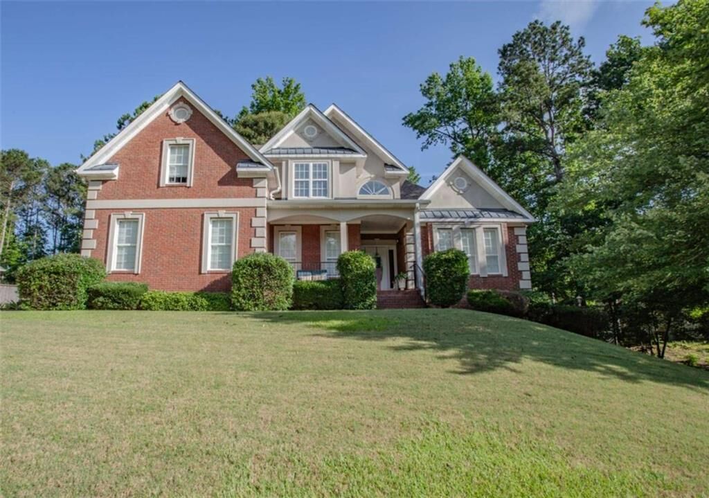 Property Photo: 213 Stonebridge Boulevard GA 30110