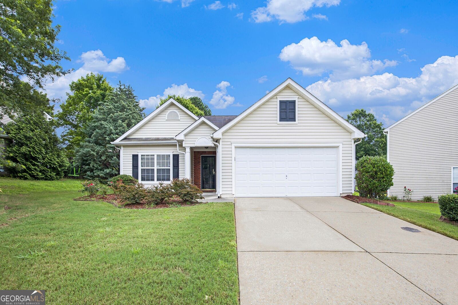 Property Photo:  7057 Silver Bend Ovrlk  GA 30168 