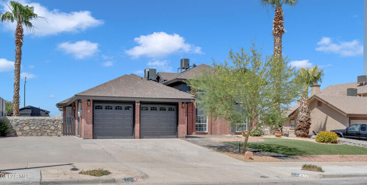 Property Photo: 4321 Loma Casitas Road TX 79934