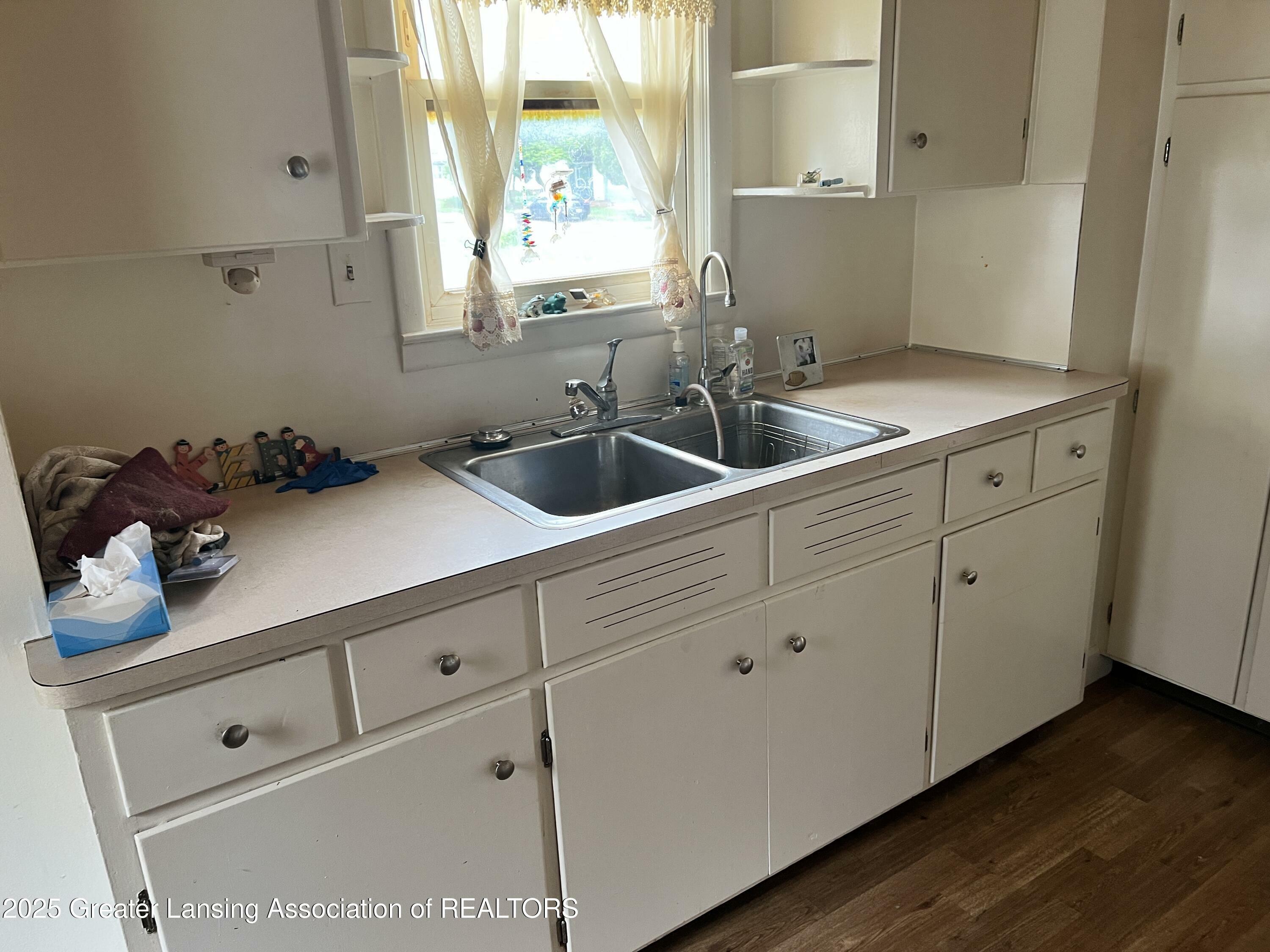 Property Photo:  500 N Catherine Street  MI 48917 