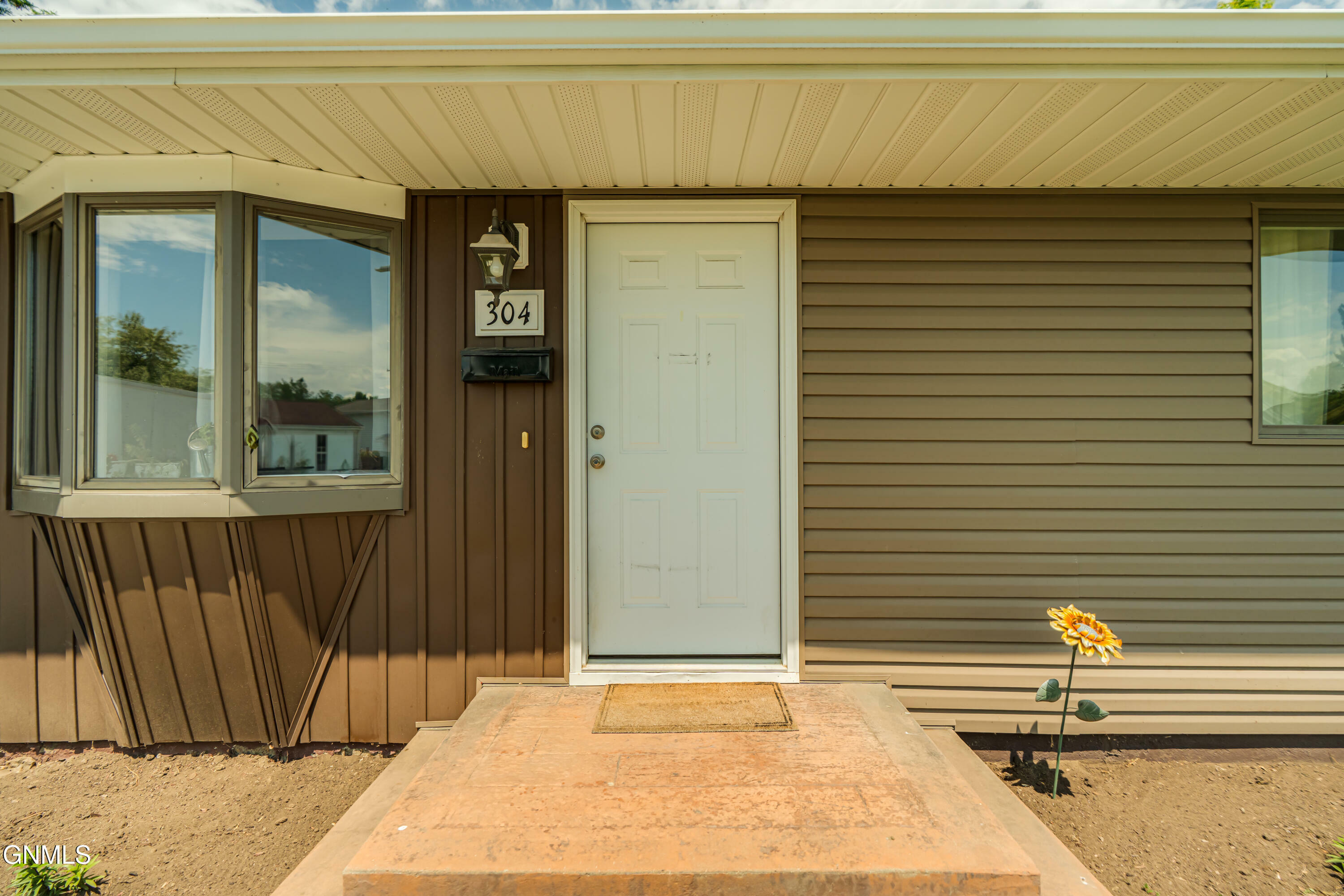 Property Photo: 304 12th Street NW ND 58554