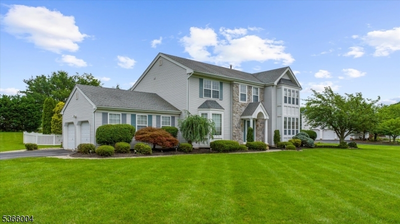 18 Running Brook Cir  Raritan Twp. NJ 08822 photo