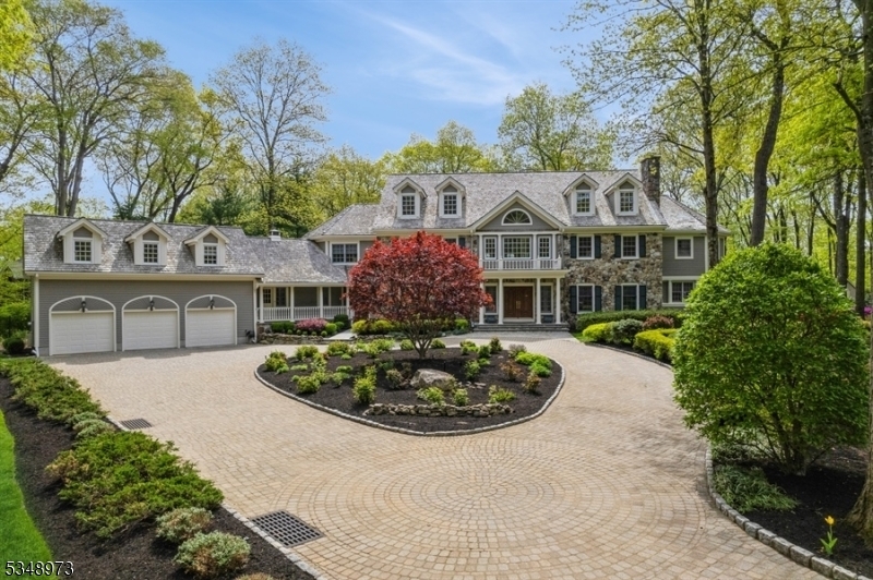 Property Photo:  2 Queens Ct  NJ 07960 