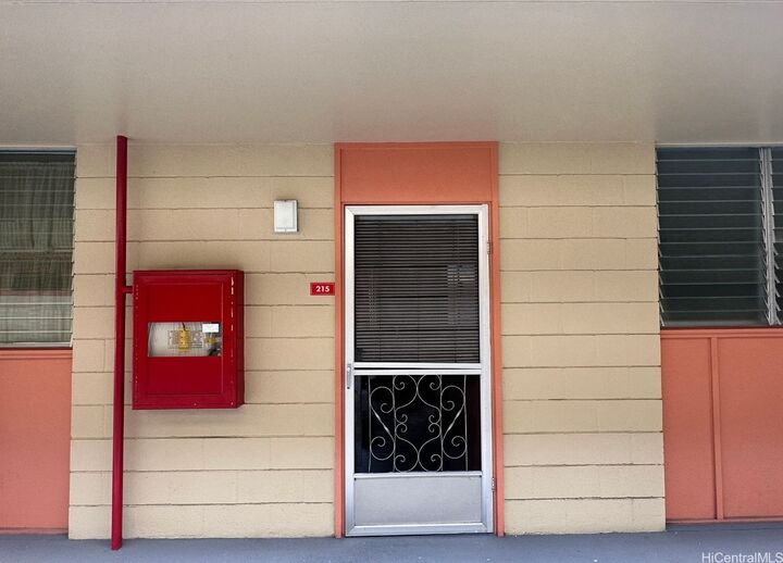 Property Photo: 633 Nalanui Street 215 HI 96817