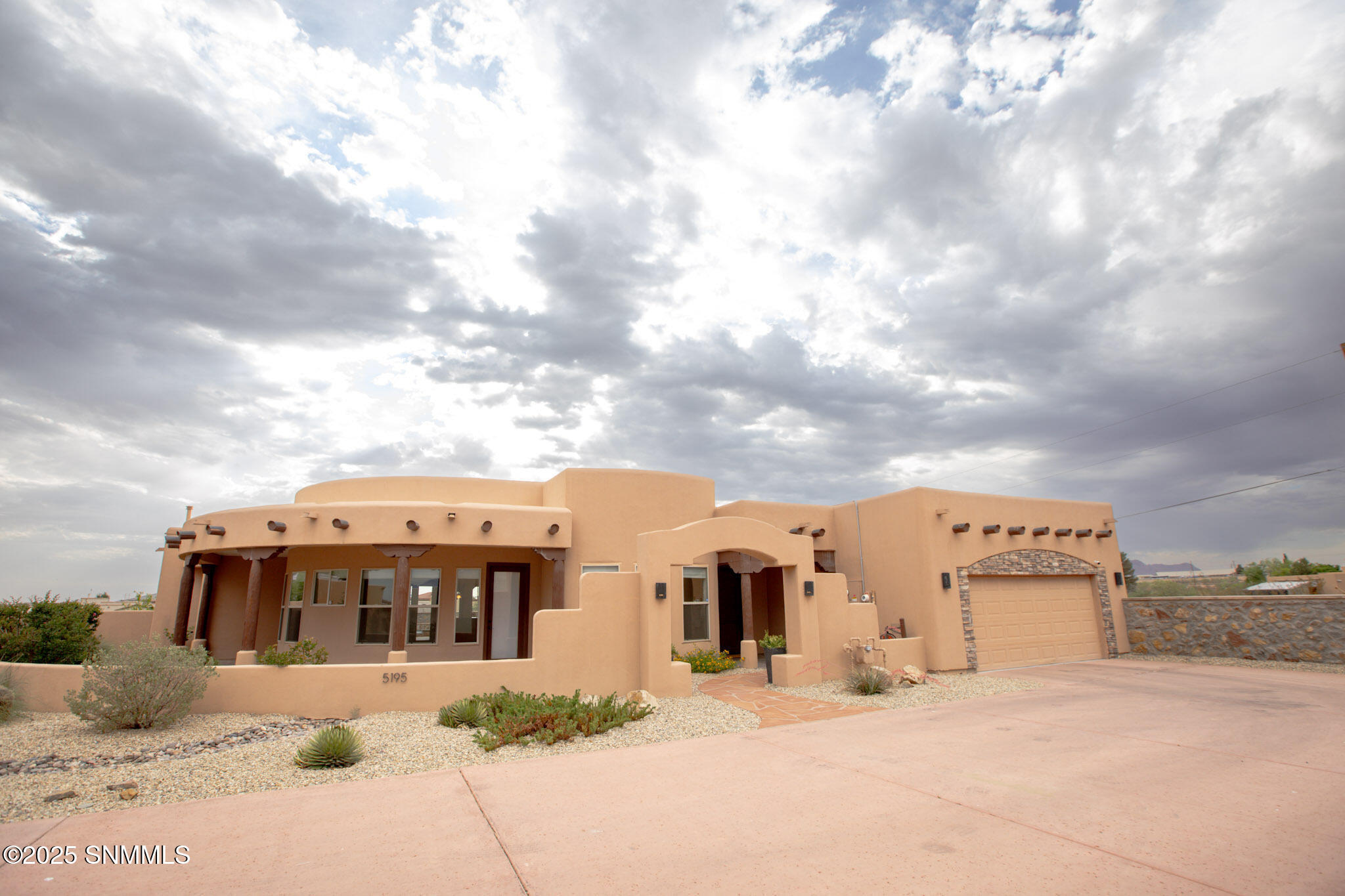 Property Photo: 5195 Picuris Court NM 88011