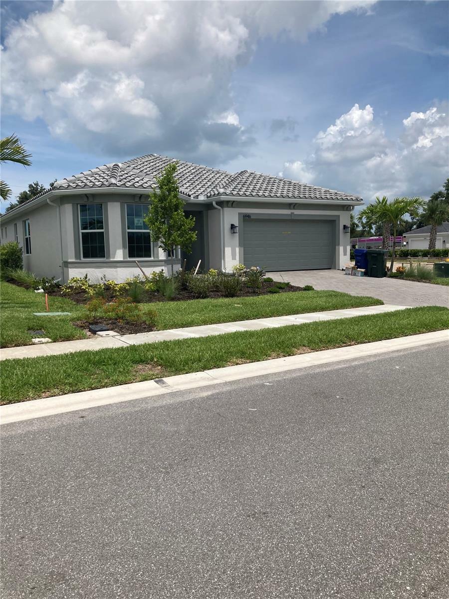 Property Photo: 6946 Honeybell Drive FL 34275