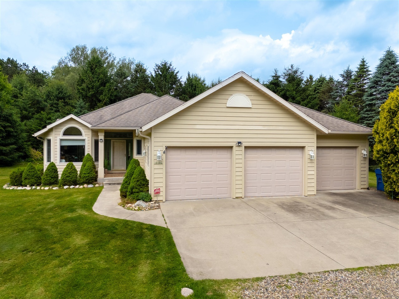 Property Photo: 10102 S 2nd Street MI 49087