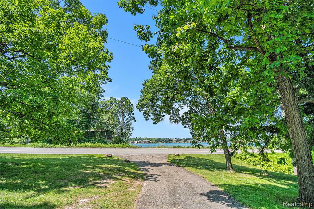 Property Photo: 3382 W Silver Lake Road MI 48430 1375