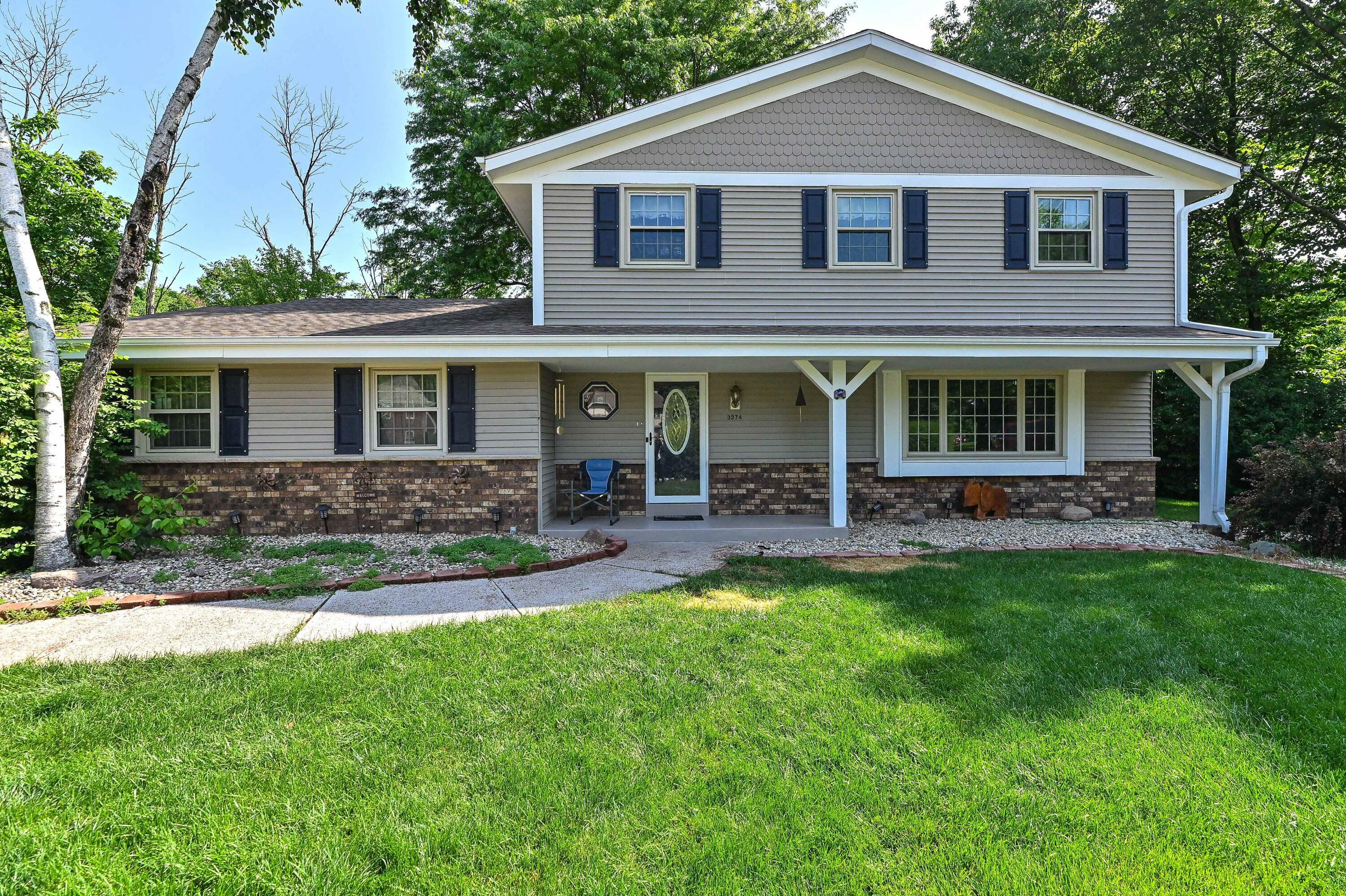 Property Photo:  3274 S Acredale Ct  WI 53151 