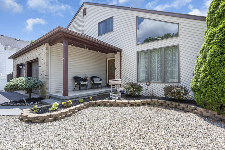 Property Photo:  993 Sandy Circle  NJ 08050 