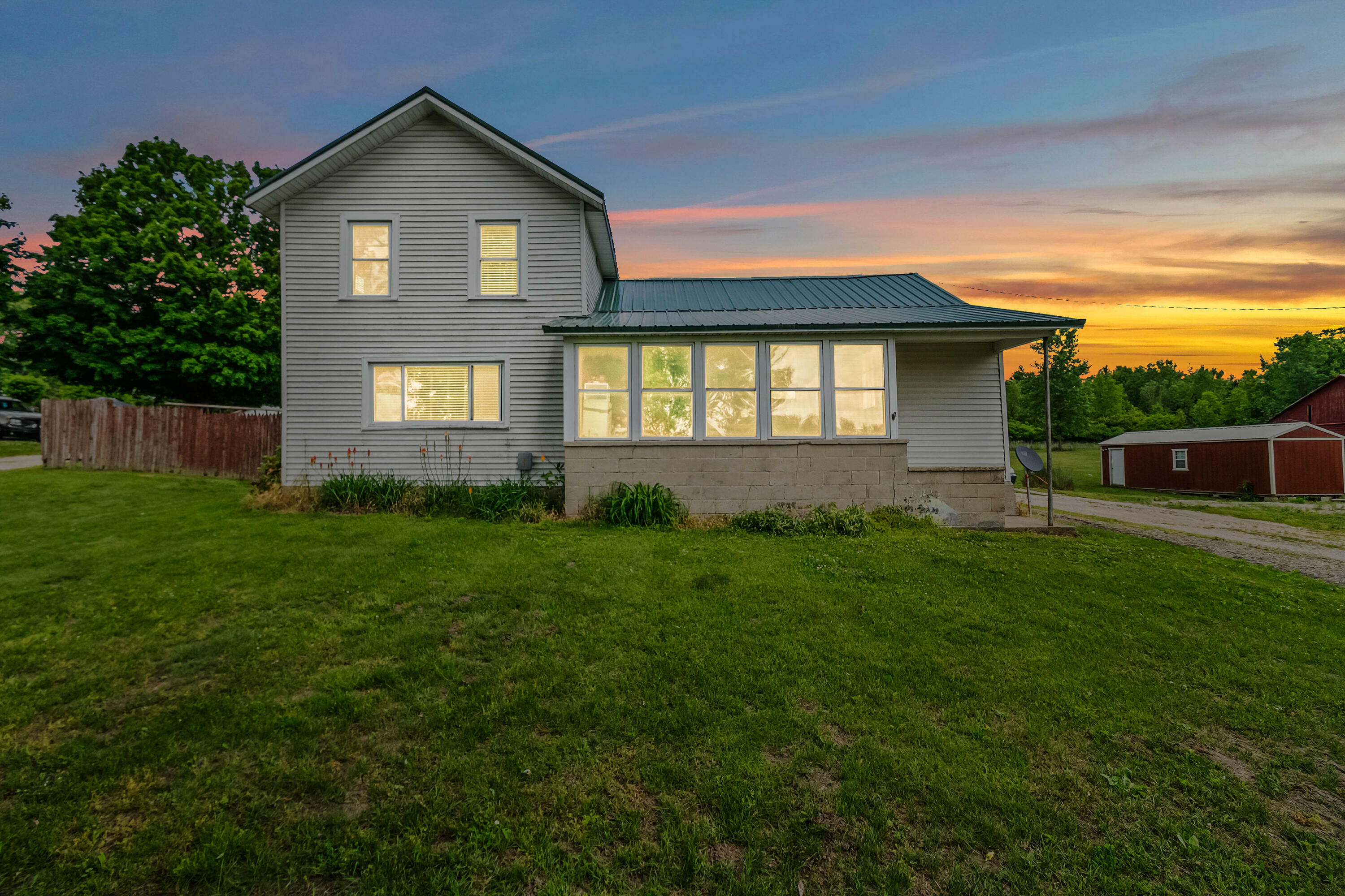 Property Photo: 2160 Lilac Road MI 49242
