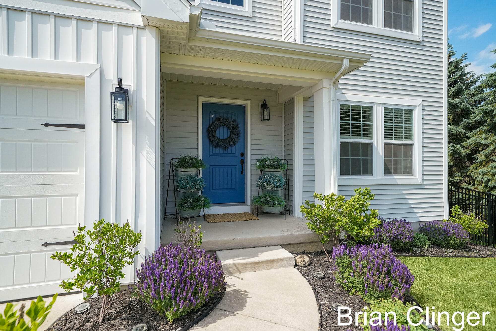Property Photo: 3293 Creek Ridge Drive MI 49426